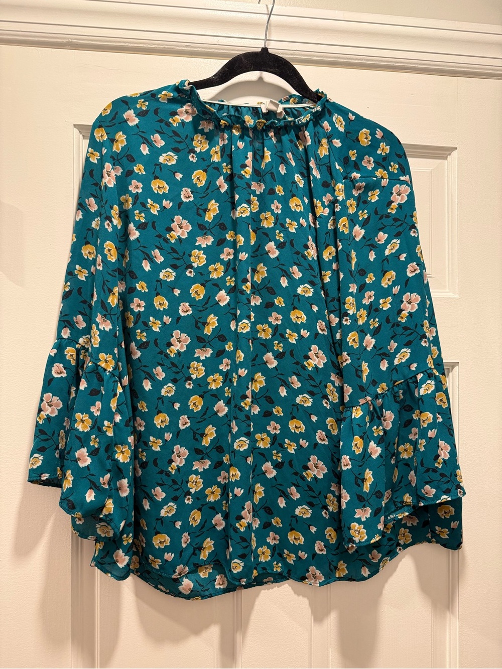 C Brand Floral Teal Blouse with Ruffled Neckline size XL